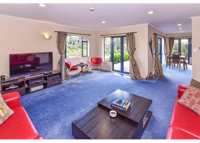  at 6 Dawood Place, The Gardens, Auckland