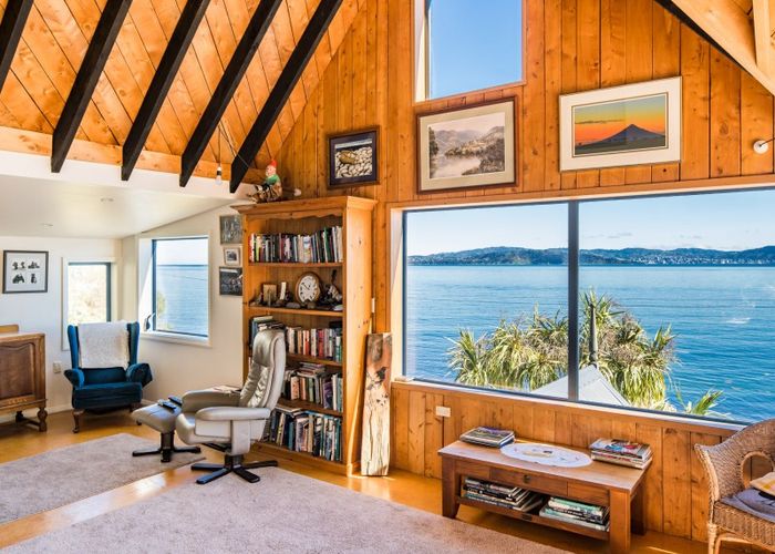  at 501 Marine Drive, Sunshine Bay, Lower Hutt