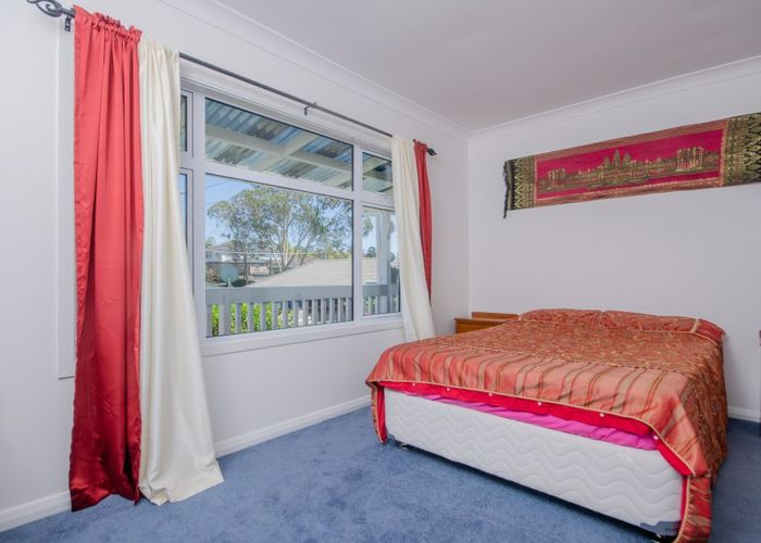  at 2/25 Quona Avenue, Waikowhai, Auckland