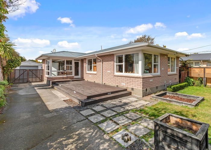 Free property data for 106 Avondale Road, Avondale, Christchurch