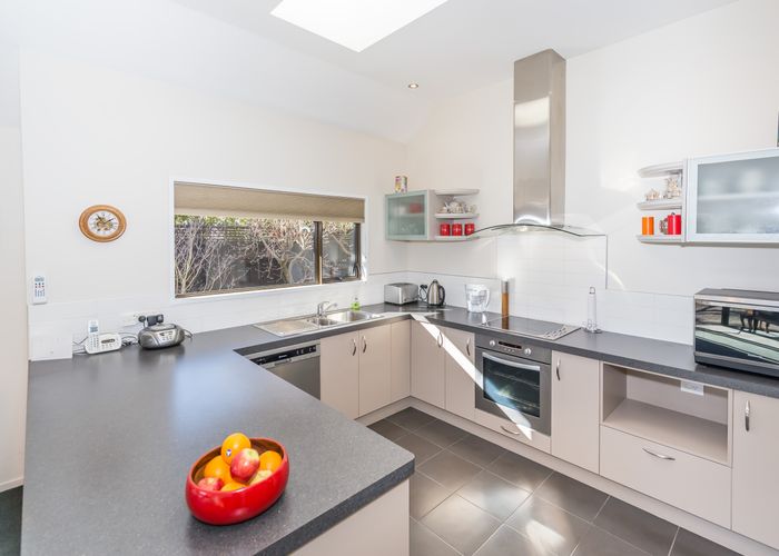  at 1/35 Glenburn Place, Avonhead, Christchurch