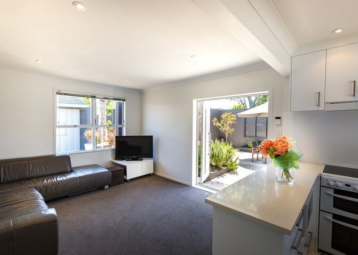  at 8 George Street, Mount Eden, Auckland