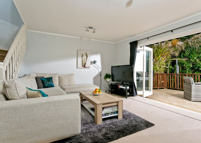  at 2/59 Rangatira Road, Beach Haven, Auckland