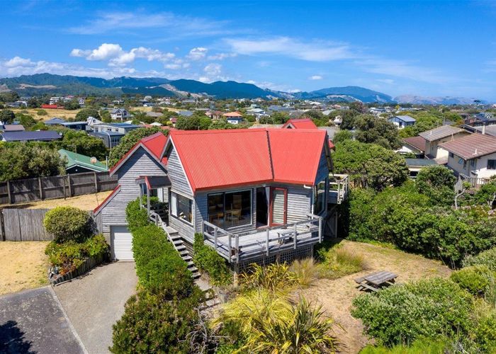  at 6 Stonewall Grove, Waikanae Beach, Waikanae