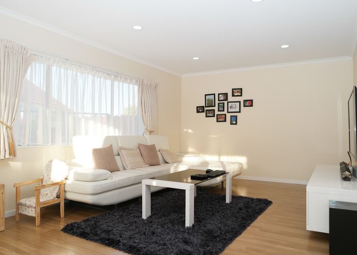  at 178 Botany Road, Botany Downs, Auckland