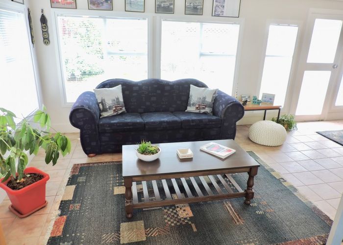  at 11 Eskdale Road, Papakowhai, Porirua