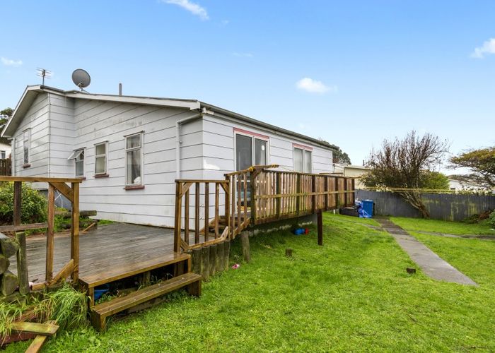  at 8 Yemen Place, Ascot Park, Porirua
