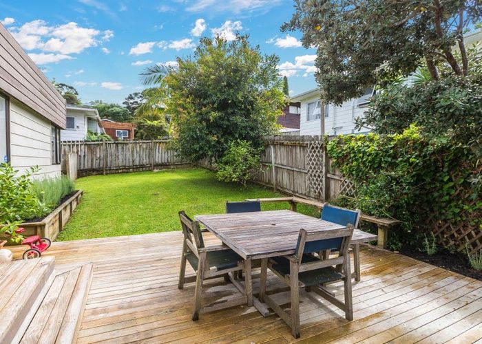  at 2/5 Witheford Drive, Bayview, Auckland