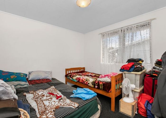  at 2/63 Palmers Road, Clendon Park, Auckland