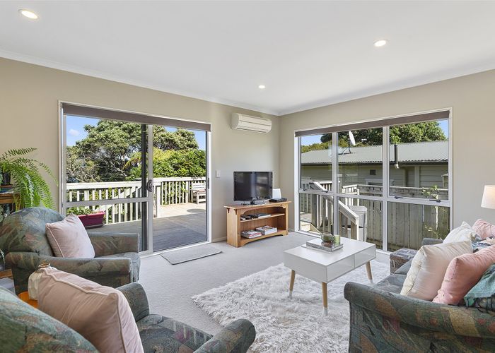  at 4 Corlett Road, Plimmerton, Porirua