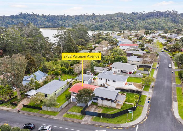  at 2/32 Paragon Avenue, Beach Haven, Auckland