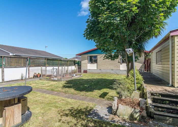  at 1/100 Hillcrest Road, Raumati Beach, Paraparaumu