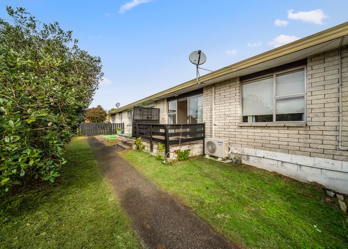  at 2/30 Ferndale Road, Mount Wellington, Auckland