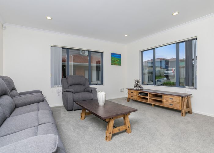  at 19 Edgewood Way, Henderson, Auckland