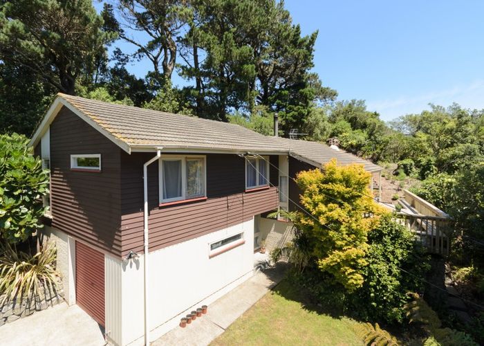  at 25 Lomond Street, Newlands, Wellington