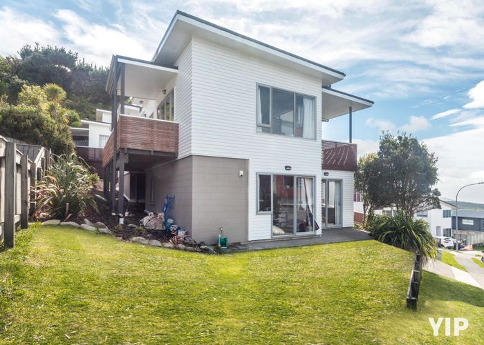  at 19 Tamworth Crescent, Newlands, Wellington