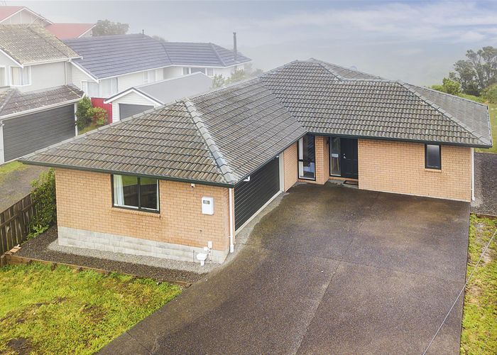  at 52 Miles Crescent, Newlands, Wellington