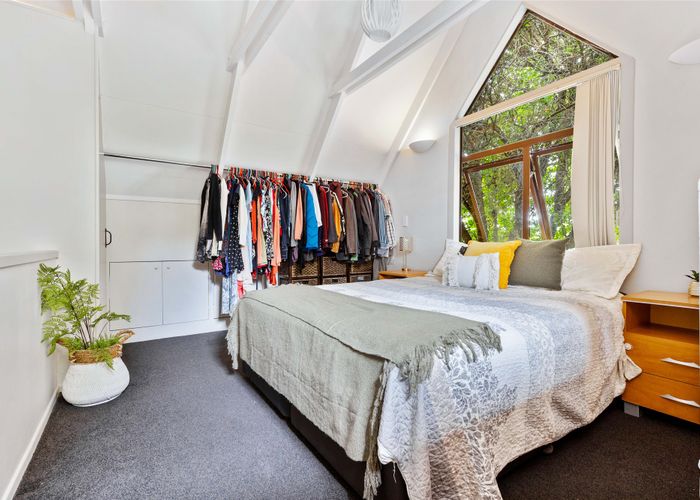  at 112 Beach Road, Te Atatu Peninsula, Auckland