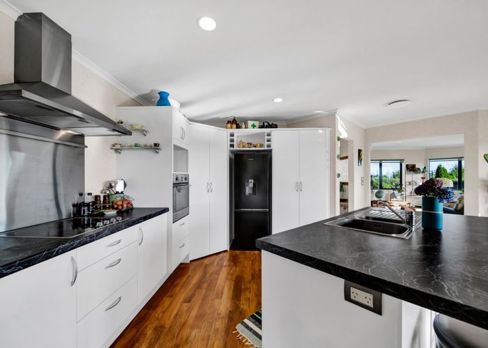  at 124A Mountain Road, Sentry Hill, New Plymouth