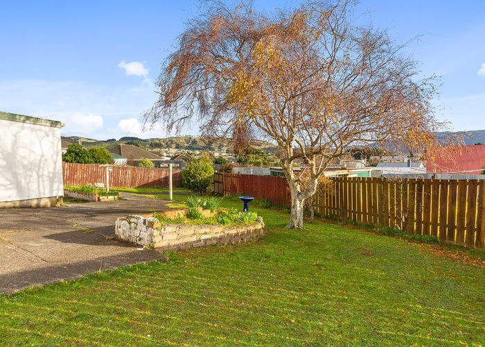  at 15 Fantame Street, Cannons Creek, Porirua