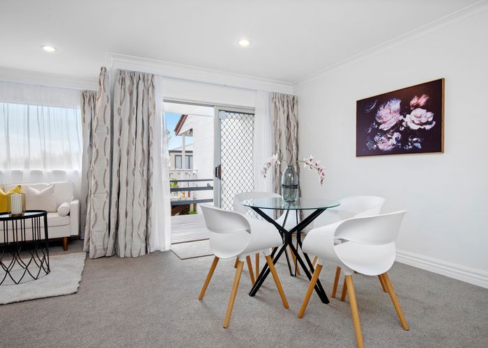  at 2/44 Park Avenue, Papatoetoe, Auckland