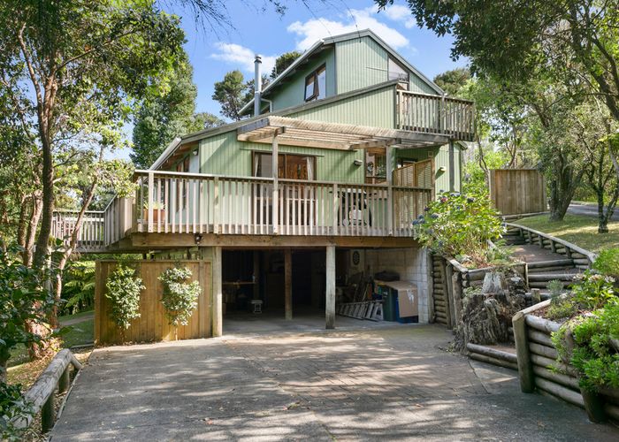  at 33 Tinopai Road, Titirangi, Auckland