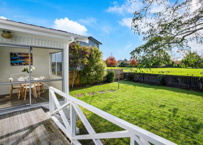  at 2/322 Royal Road, Massey, Auckland
