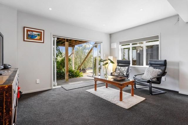  at 18 Kanohi Terrace, Mangere Bridge, Auckland
