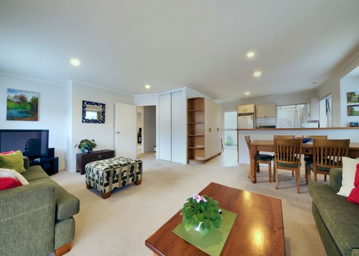  at 2/28A Godley Road, Green Bay, Auckland