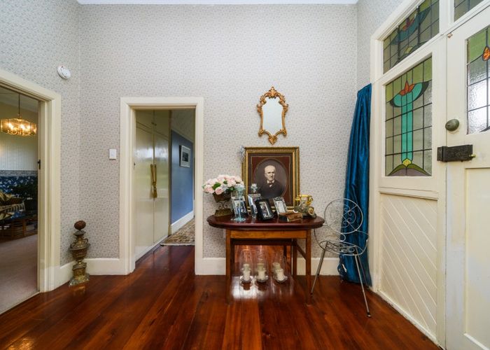 Free property data for 147 Russell Street, Palmerston North homes.co.nz