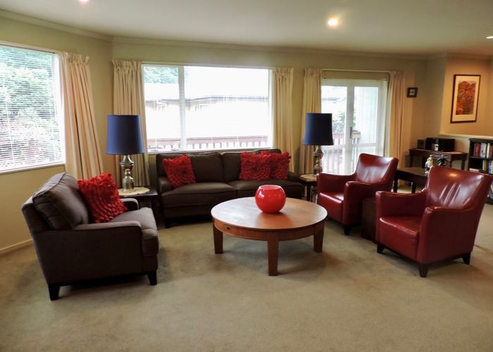  at 13 Peterhouse Street, Tawa, Wellington