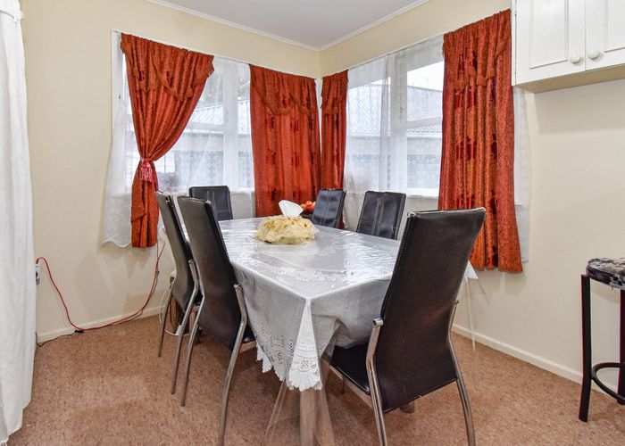  at 8 Cullinan Avenue, Mangere, Auckland