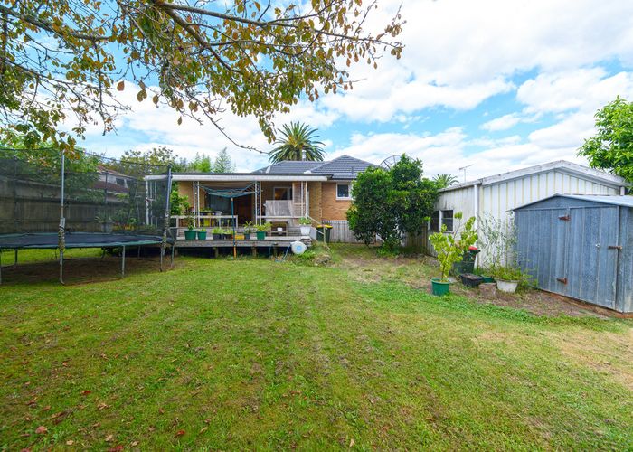  at 140 Edgewater Drive, Pakuranga, Auckland