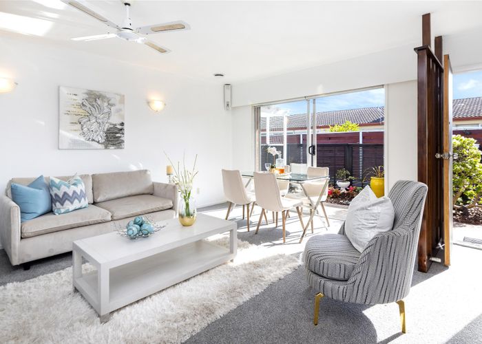 at 2/3 Jern Place, Eastern Beach, Auckland
