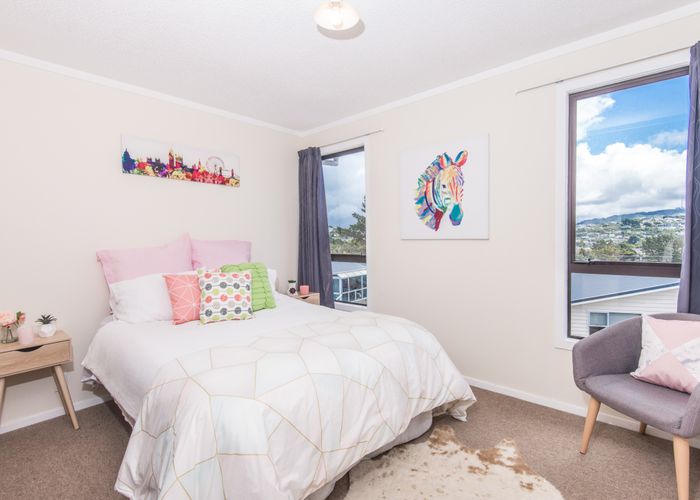  at 9A Colchester Cres, Newlands, Wellington