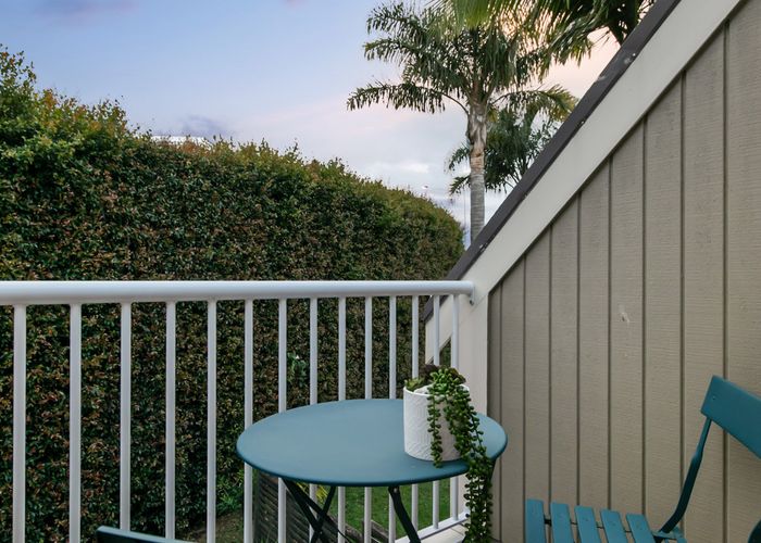  at 18/33 School Road, Kingsland, Auckland