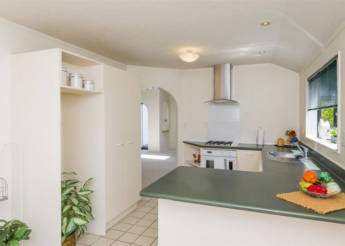  at 16 Kentwood Drive, Woodridge, Wellington