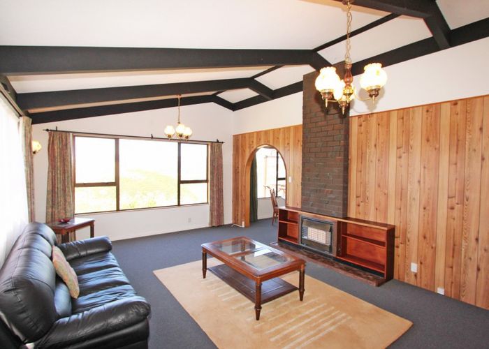  at 4 Crown Hill, Titahi Bay, Porirua