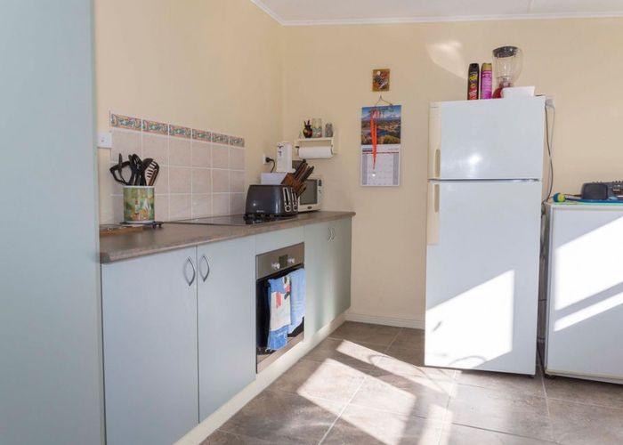  at 44 Seaview Road, Herbertville