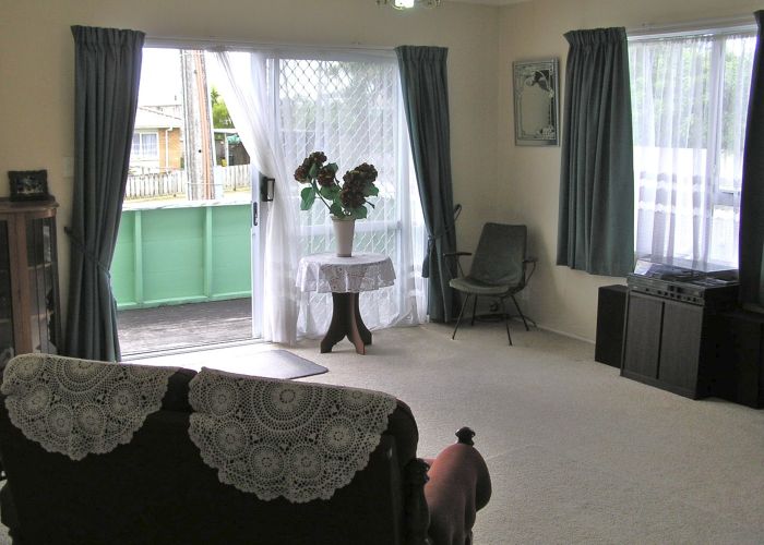  at 1/2 Garelja Road, Henderson, Auckland