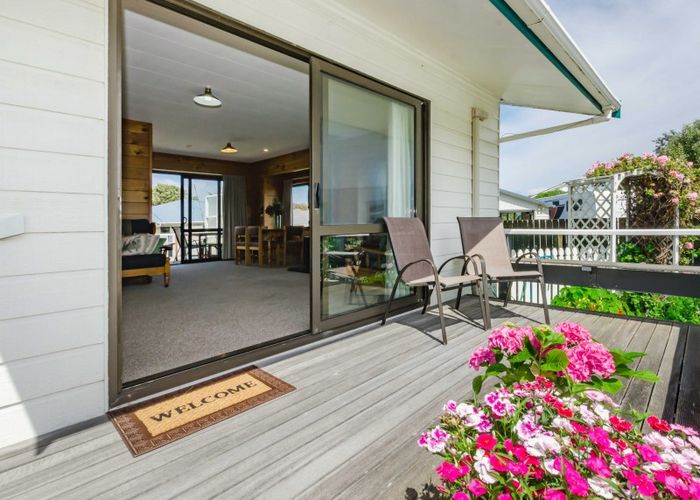  at 6 Oratia Street, Waikanae Beach, Waikanae