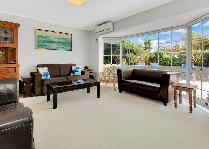  at 2/24 Formby Avenue, Point Chevalier, Auckland