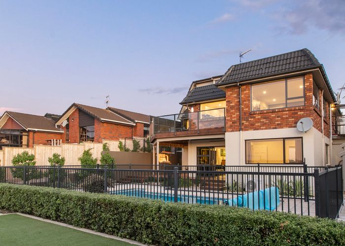  at 7 Pitlochry Place, Highland Park, Auckland