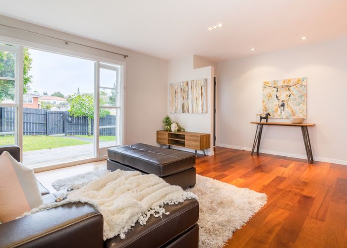 at 43 La Rosa Street, Green Bay, Auckland