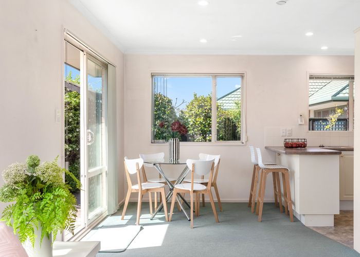  at 4/74 Racecourse Road, Sockburn, Christchurch