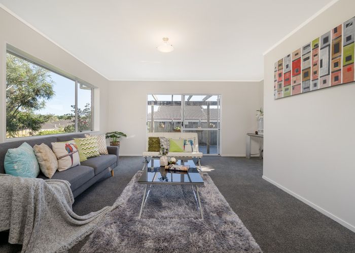  at 2/99 Aviemore Drive, Highland Park, Auckland