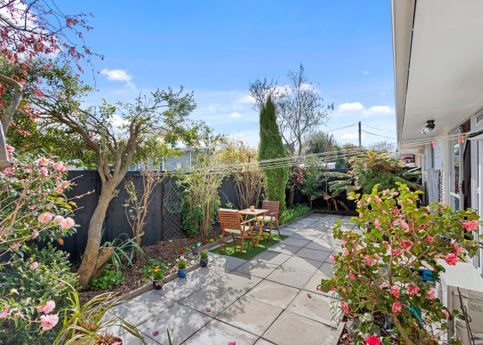  at 2/30 Garvins Road, Hornby, Christchurch