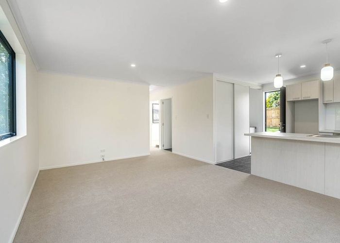  at 21b Tamahere Drive, Glenfield, North Shore City, Auckland