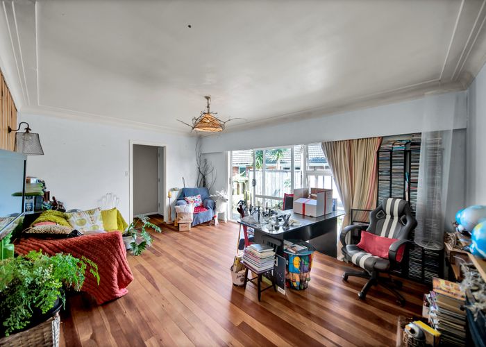  at 14 Graeme Avenue, Mangere East, Auckland