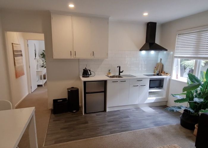  at 2/213 Jervois Road, Herne Bay, Auckland City, Auckland